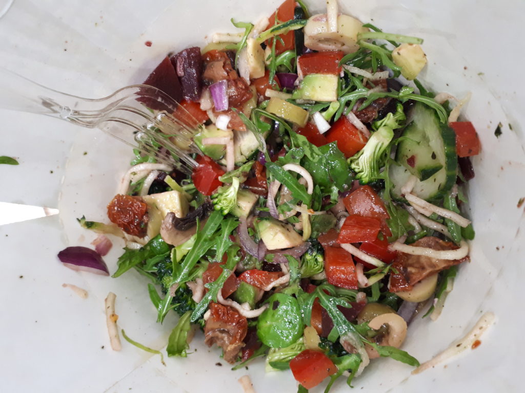 Salată generoasă de la Salad Box
