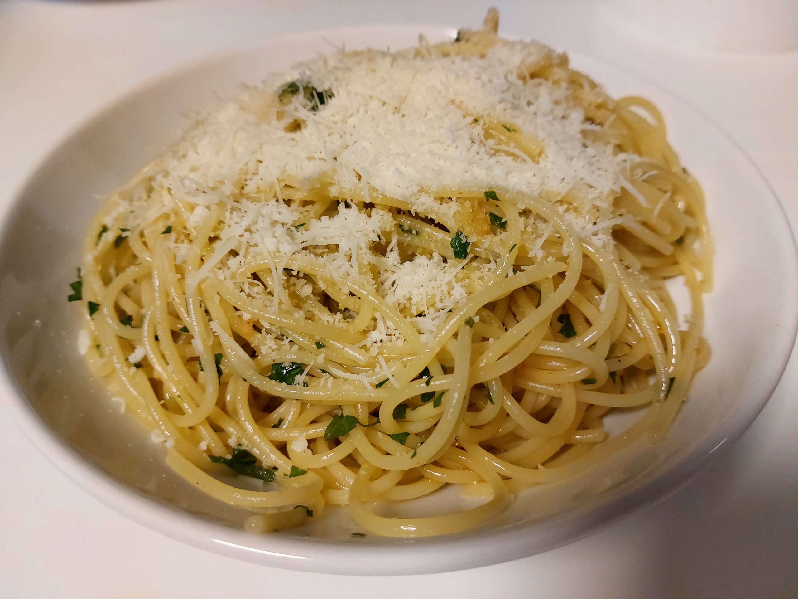 Spaghetti cu ulei de măsline. Rețetă vegană