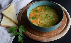 Supă de legume cu tăiței din orez