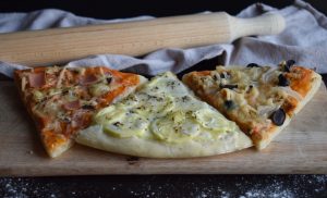 Pizza cu șuncă din mazăre, pizza cu dovlecei, pizza cu ton din soia și ceapă