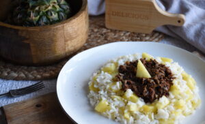 Orez cu ananas, jackfruit și ciuperci
